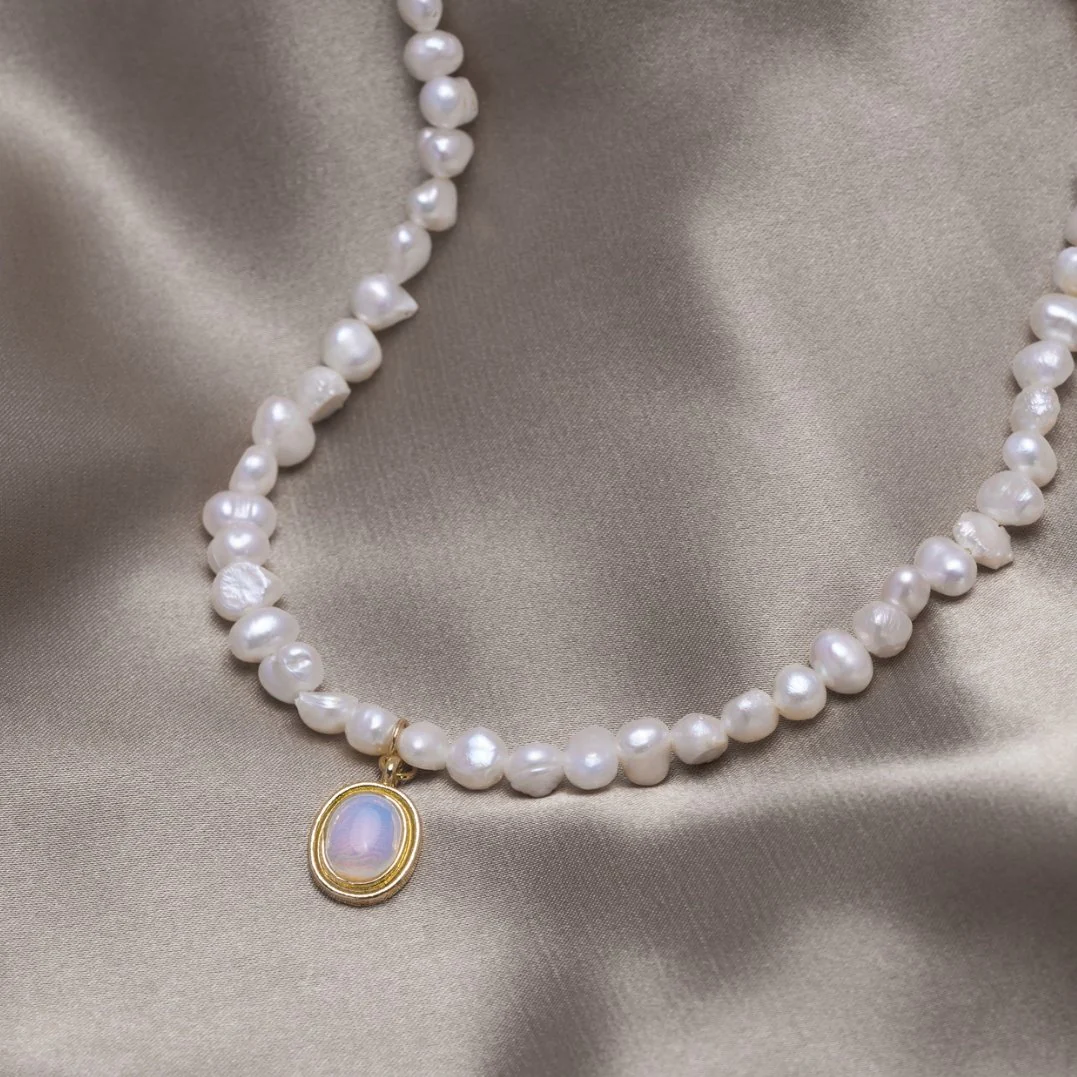Pendant Pearl Necklace