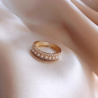 Exclusive Pearl and Gold Luxury Ring