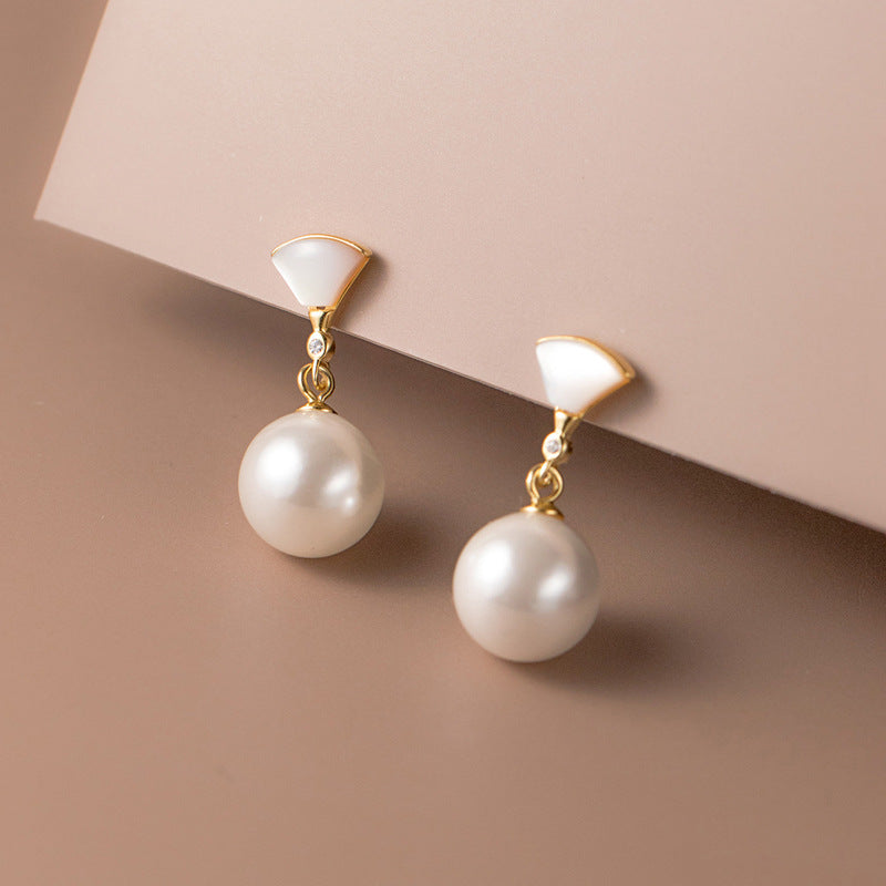 Chic Silver Pearl Earrings